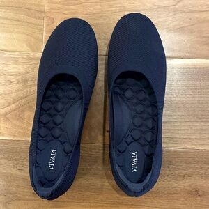 Vivaia Claire Walker Round Toe Flats